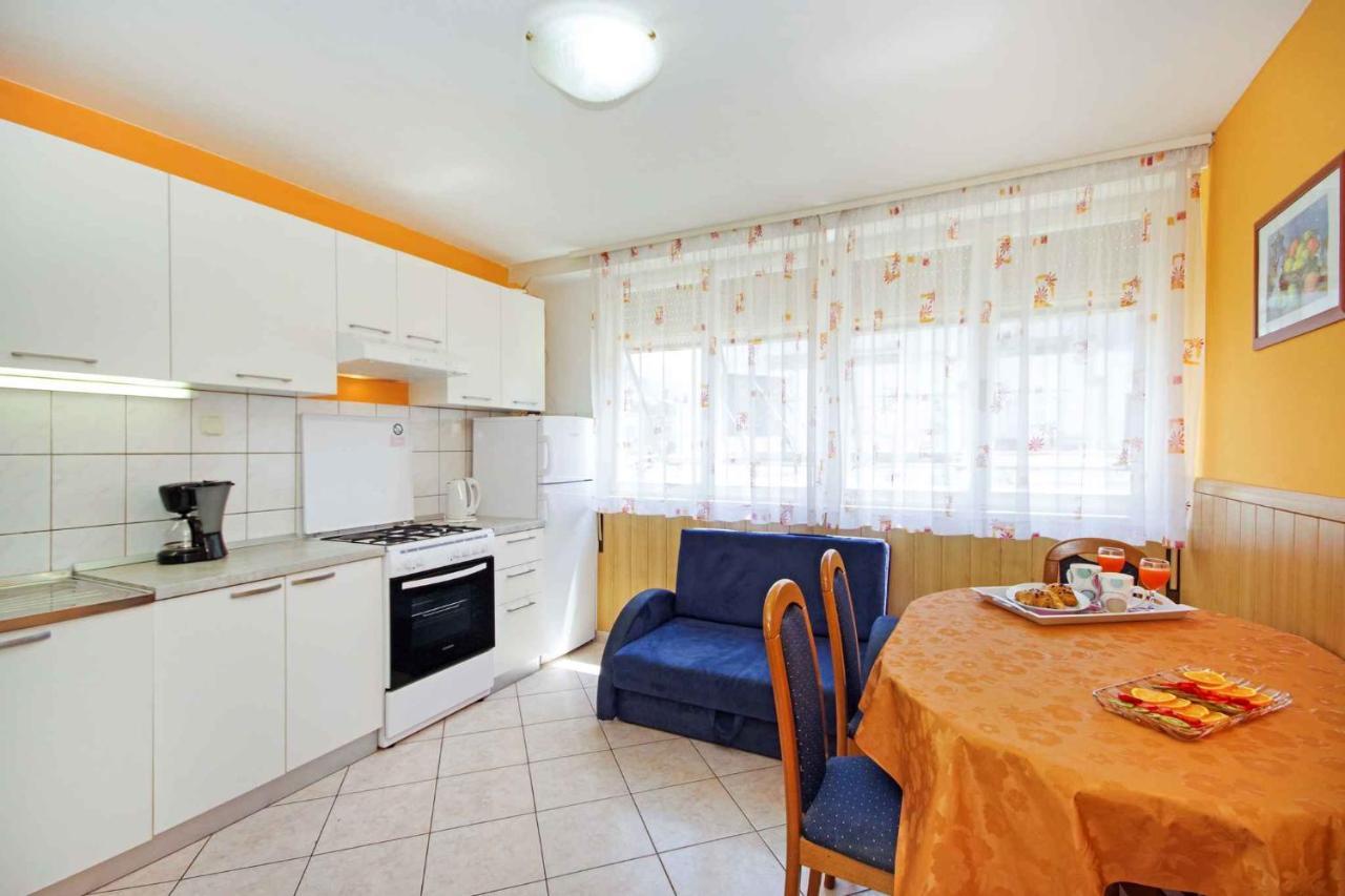 Apartmán Two-bedroom In Makarska/makarska Riviera 6709