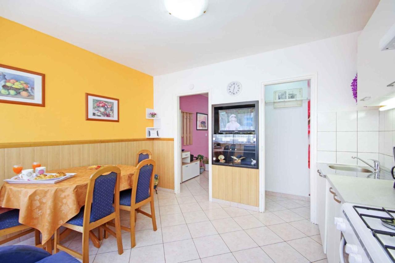 Two-bedroom In Makarska/makarska Riviera 6709 Apartmán Makarská