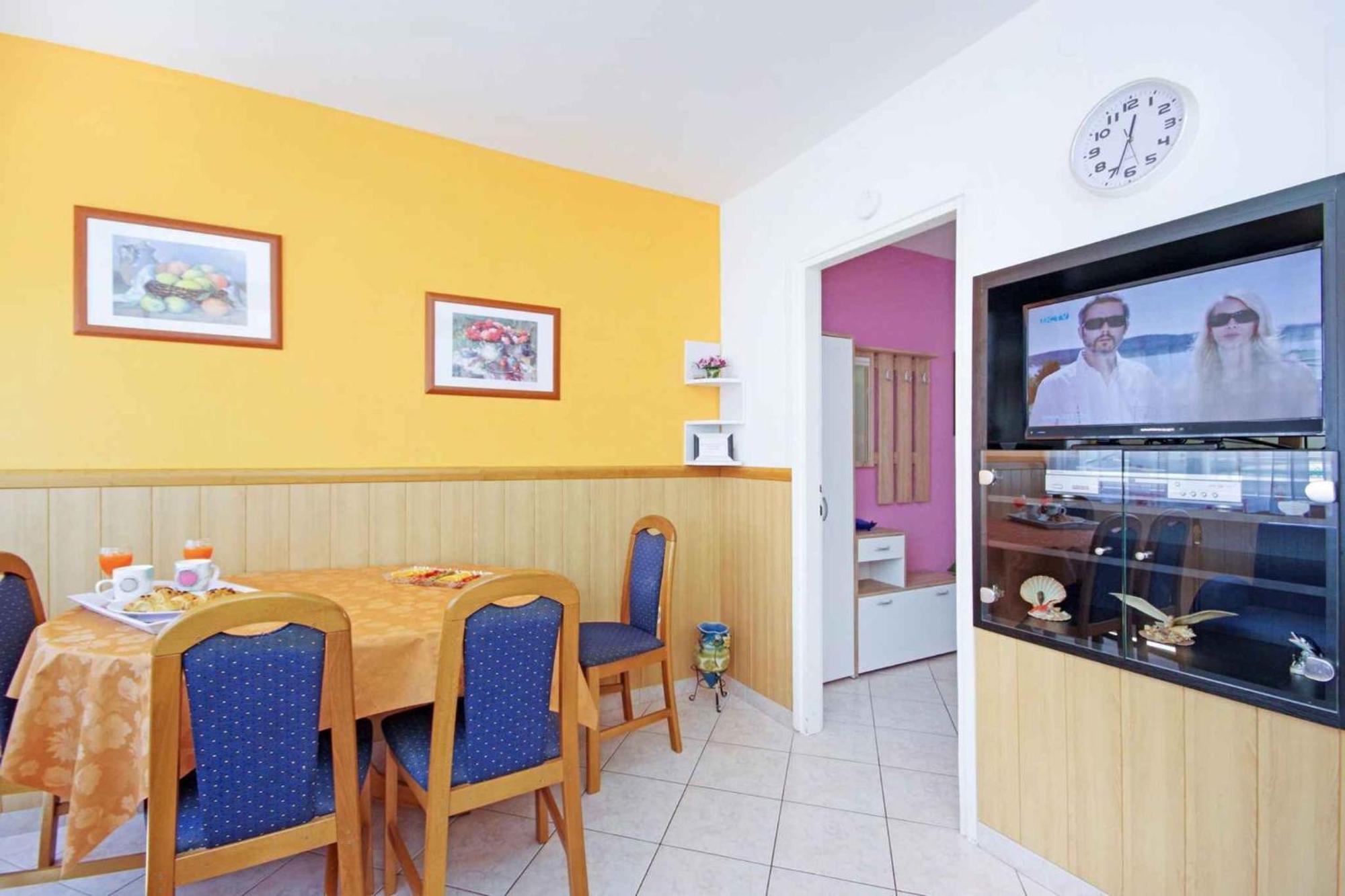 Two-bedroom In Makarska/makarska Riviera 6709 Apartmán